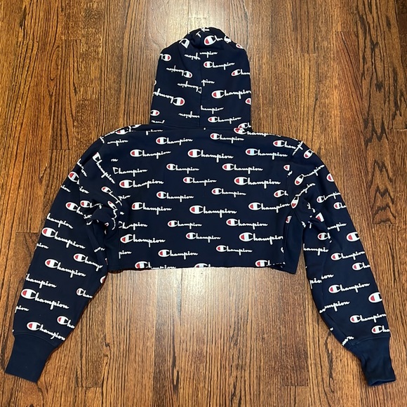 🏆Champion Reverse Weave Cropped Hoodie! - Picture 6 of 7